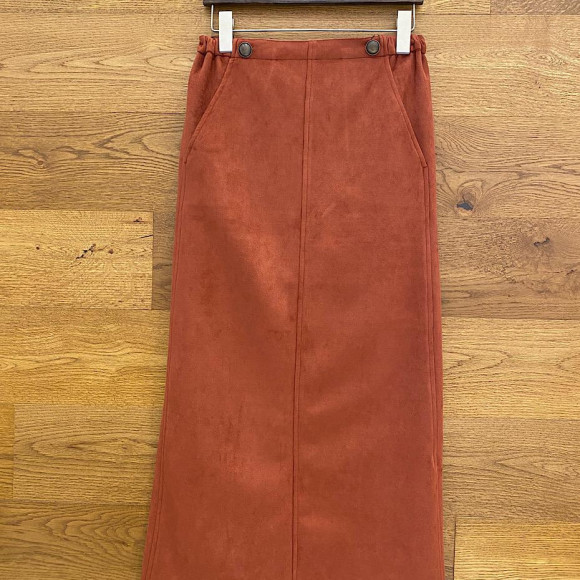 กระโปรงรัดรูปผ้าหนังกลับเทียม