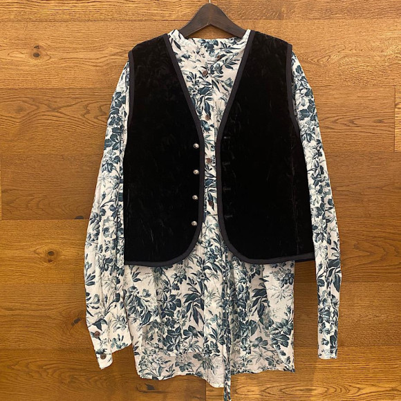 ベロアキルティングショートベスト