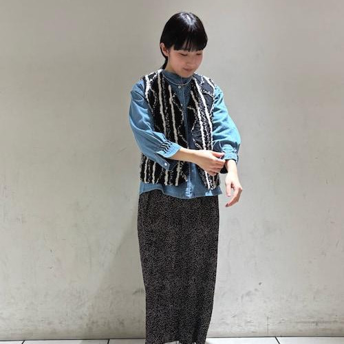 細かなピンタックで立体感のある...