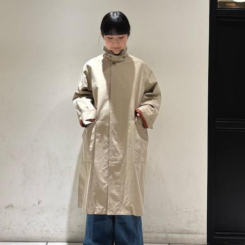 袖裏を折り返して配色を覗かせる...