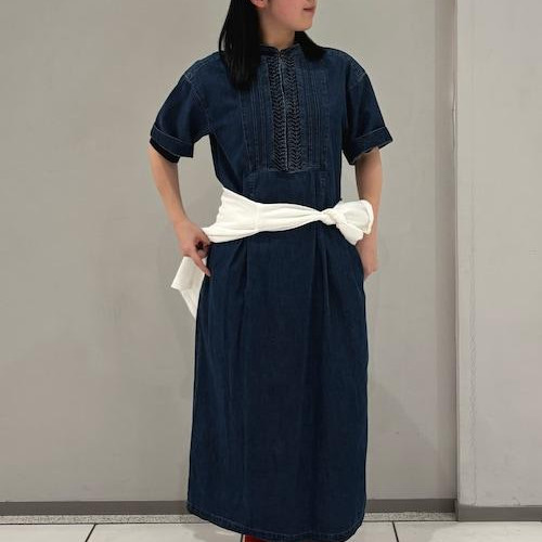 デニムなのに、どこか上品。繊細...