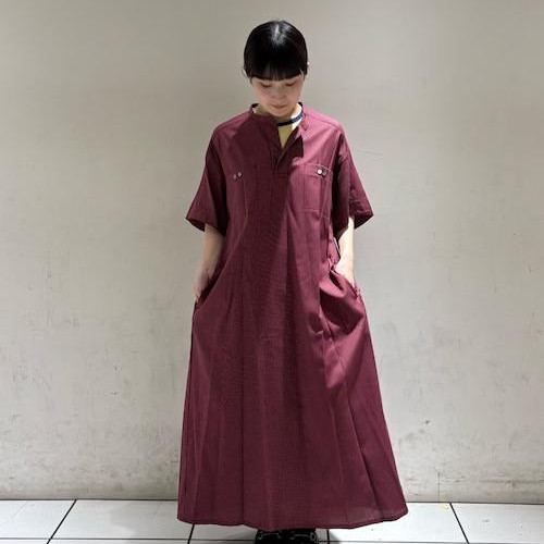 素材が、綿とポリエステルでハリ...