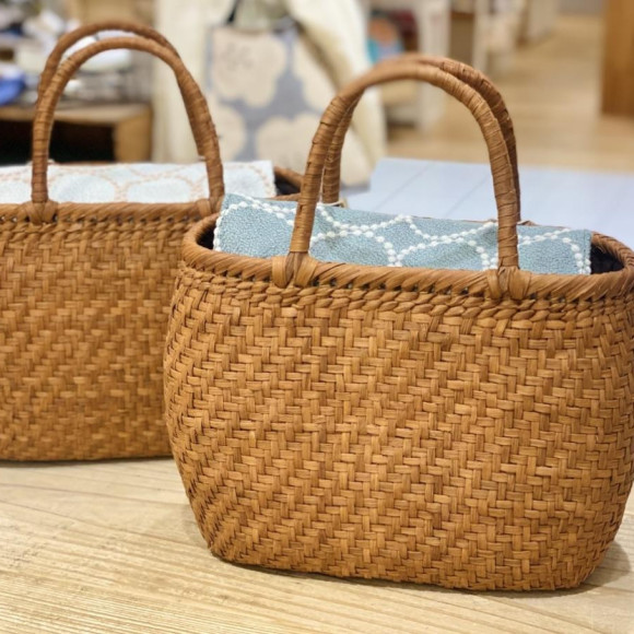 再入荷！〔山葡萄バッグ〕