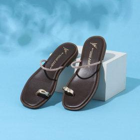 รองเท้าแตะวิบวับสุดฮิต!