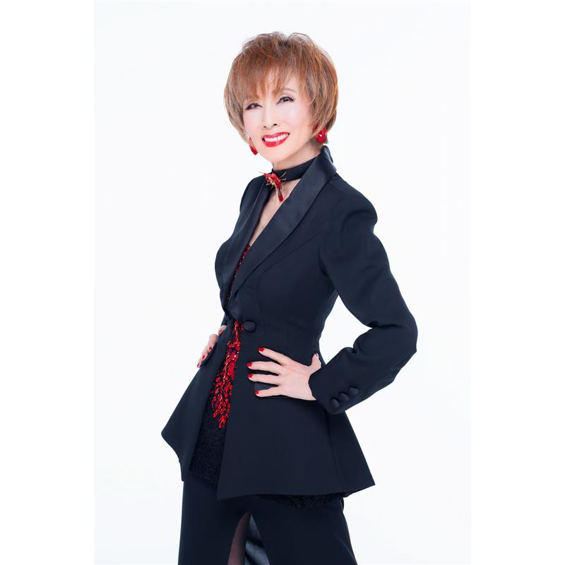 小柳ルミ子さんサイン会～『毎日少しずつ、柔らかい体になる！』刊行記念～ 