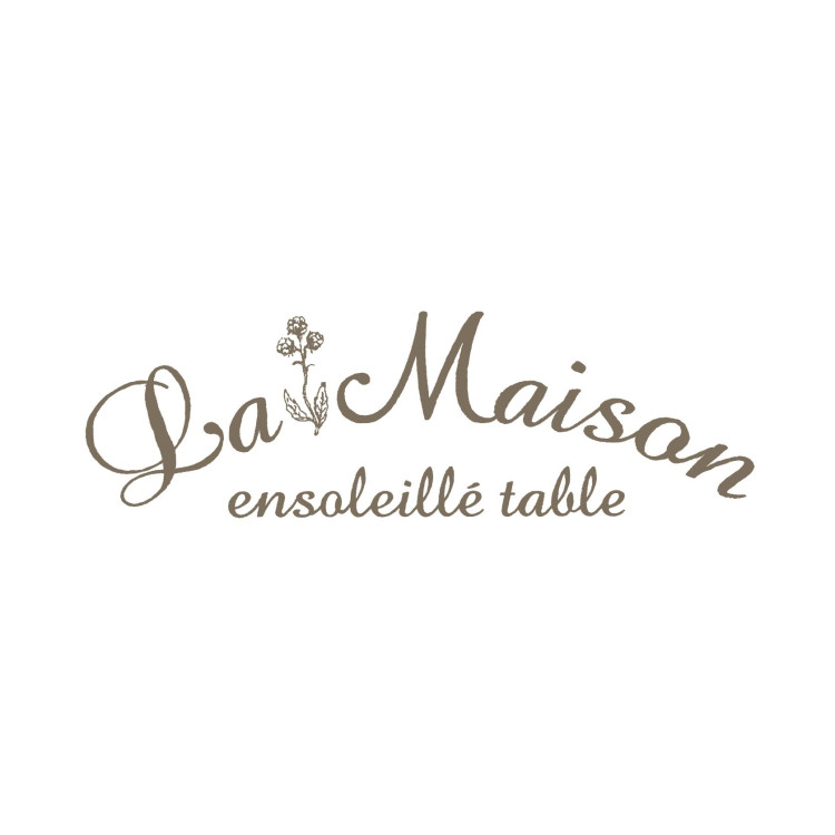 La Maison ensoleille table