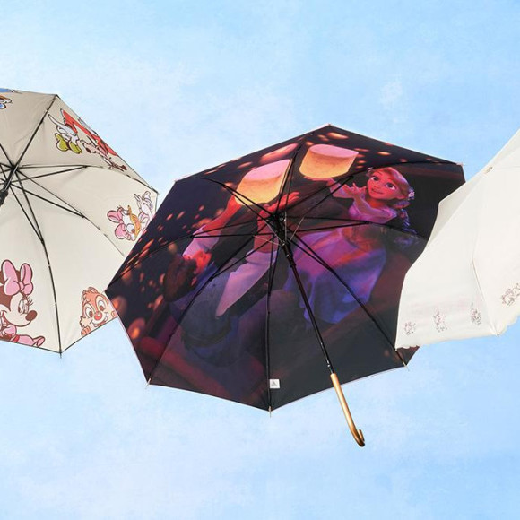ディズニーキャラクターに囲まれて雨の日も気分が弾む新コレクション「RAINY DAY」をディズニーストアで順次発売