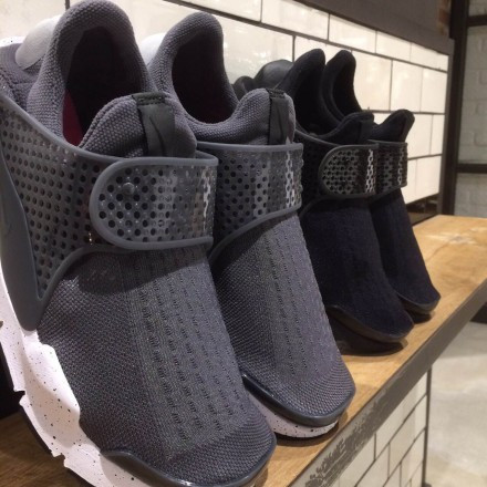 NIKE[SOCKDART]のご紹介です♪