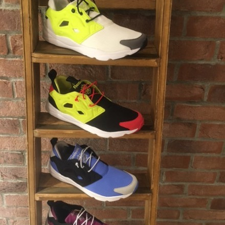 新入荷！REEBOKスニーカー
