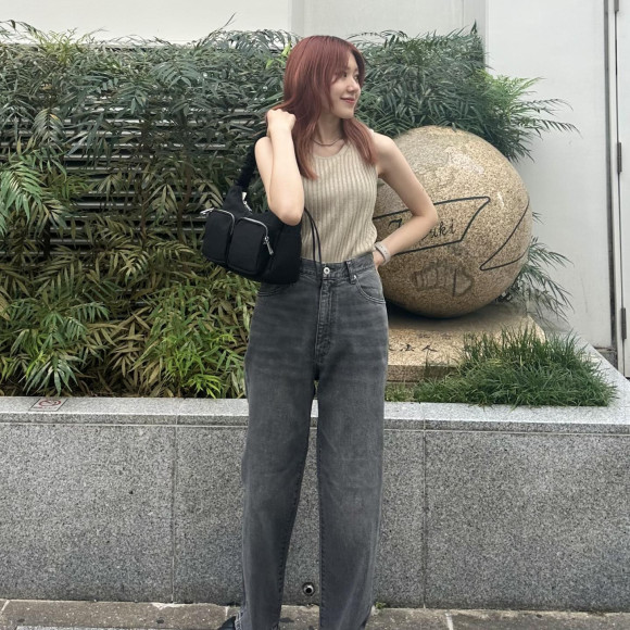 【 New item 】ストレートフィットデニムパンツ