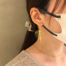 リボンピアス