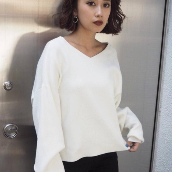 大人気Vネックニット♡