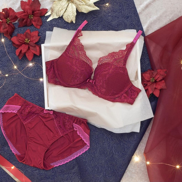 クリスマスモード高まる新色発売♡