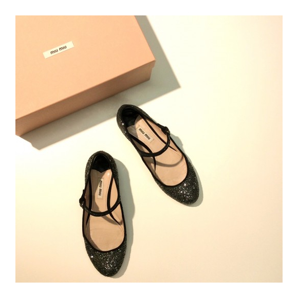 p11【極美品】ミュウミュウ　ロゴ金具　レザー　シボ革　ショルダー　カメラバッグ 三越伊勢丹 | MIU MIU/ミュウミュウ通販 | レザー ボー バッグ