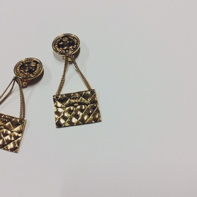 〈CHANEL(シャネル)〉気分のアガるアクセサリー