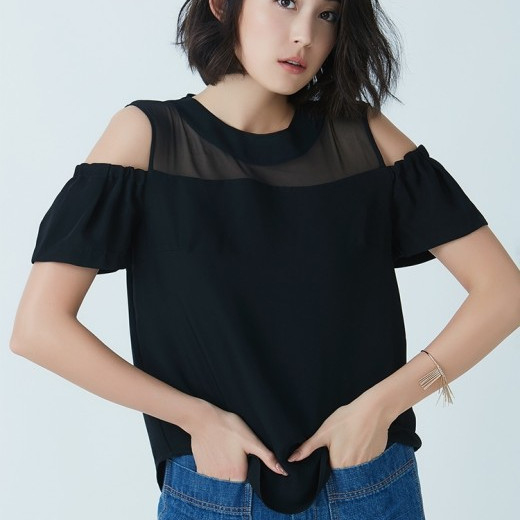 再入荷！シアーカッティングブラウス！