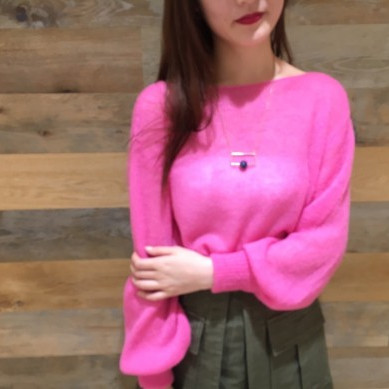 透け感が可愛い！モヘアニット