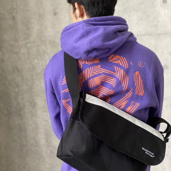 Manhattan Portage FUKUOKA ~夜に光に当たると輝きを放つそんな限定バッグです。~