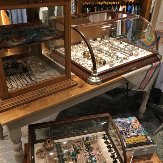 AMERICAN INDIAN JEWLRY FAIR開催中