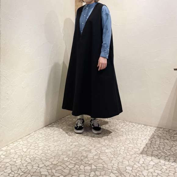 【 nest Robe 】 ディープVネックノースリーブドレス