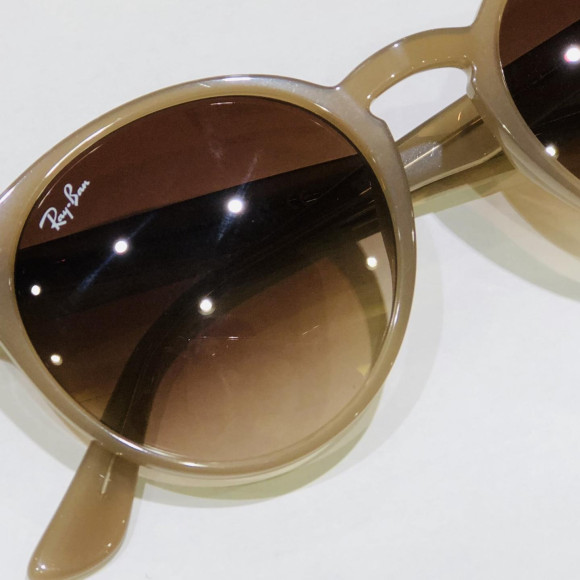 【Ray-Ban】ベージュ サングラス