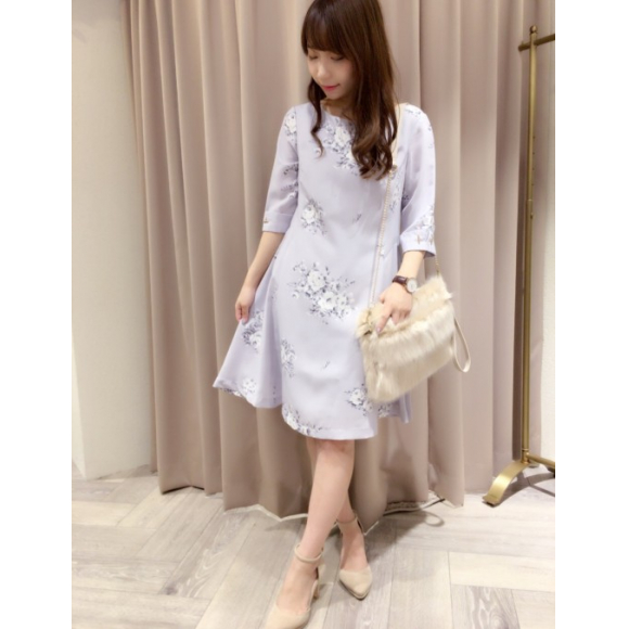 axes femme（アクシーズファム）の「ローズブーケ柄ワンピース