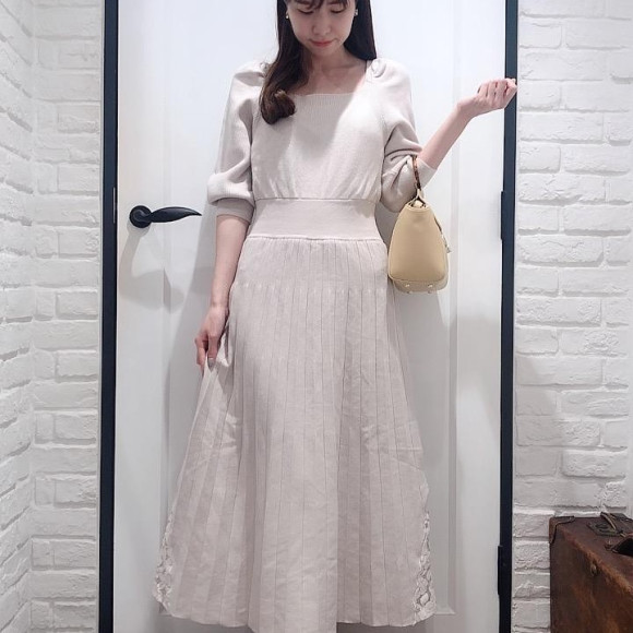 シルエットがお洒落なニットワンピ♥︎