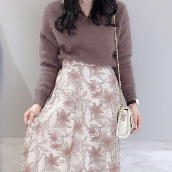メッシュ刺繍フレアスカート
