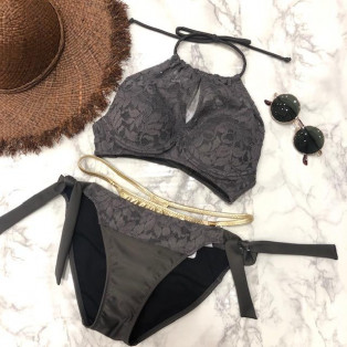  福岡・天神リゾート　水着ショップ　PEAK&PINE　福岡パルコ店☆ レースで大人っぽい♪ハイネックビキニ！！