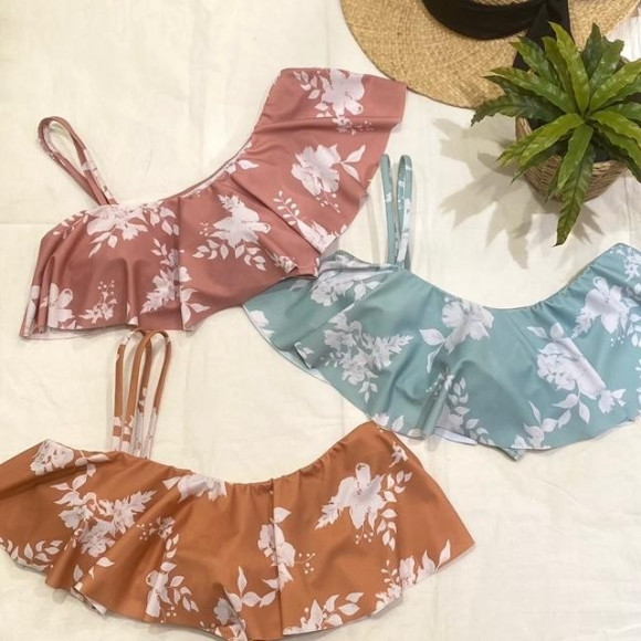  福岡・天神リゾート　水着ショップ　PEAK&PINE　福岡パルコ店☆ 柔らかくて爽やかなカラー展開の花柄シリーズが登場！！