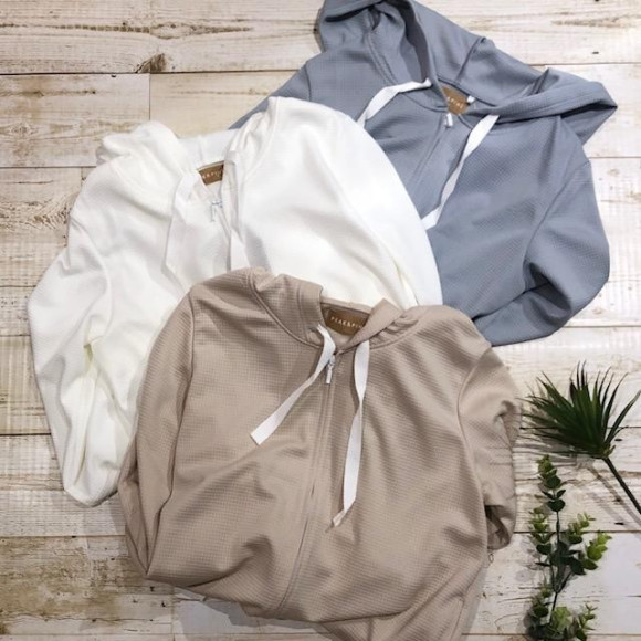 福岡・天神リゾート　水着ショップ　PEAK&PINE　福岡パルコ店☆　UVカットもOK！さらっと着れるパーカーのご紹介♡