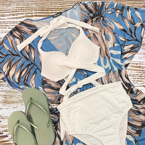 福岡・天神リゾート　水着ショップ　PEAK＆PINE　大人気定番！　シンプルクロッシービキニ♡