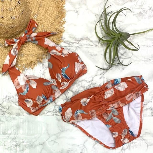 福岡・天神リゾート　水着ショップ　PEAK＆PINE　Gカップまで対応★　大人花柄ホルタービキニ♡