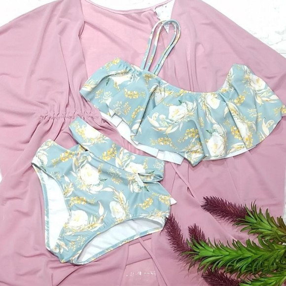 福岡・天神リゾート　水着ショップ　PEAK＆PINE　大人気☆　小花柄コンシャスビキニ♡
