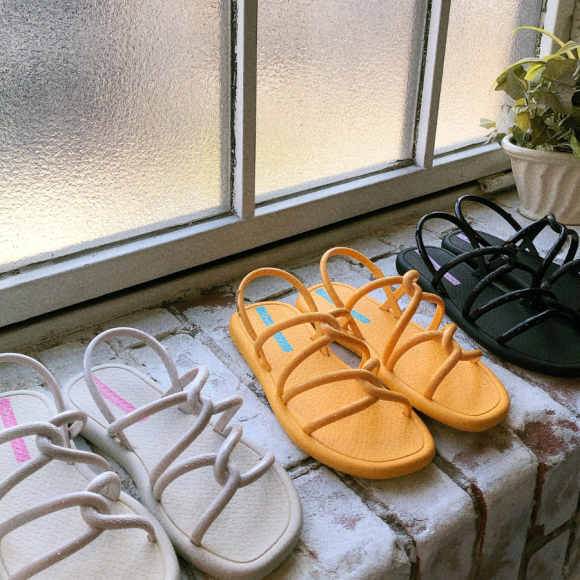 ビーチの必需品！サンダルあります♬【福岡水着　天神水着　リゾート水着　ALBOVE　ヨガ　ジム　PEAK & PINE　メンズ水着】