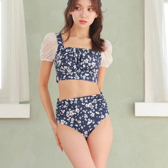 雑誌掲載！大人気パフスリーブビキニ♡【福岡水着　天神水着　リゾート水着　ALBOVE　ヨガ　ジム　PEAK & PINE　メンズ水着】