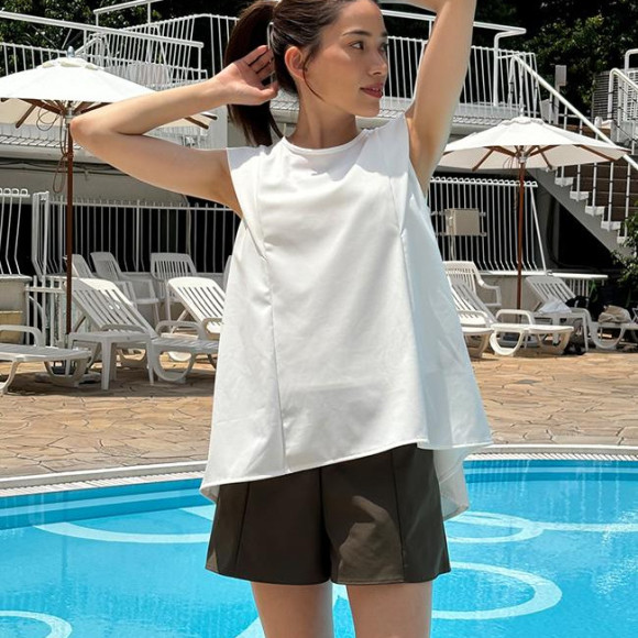 An elegant silhouette with a modest exposure swimsuit ♪ 【Fukuoka Swimsuit Tenjin Swimsuit Resort Swimsuit ALBOVE Yoga Gym PEAK & PINE Men Swimsuit】