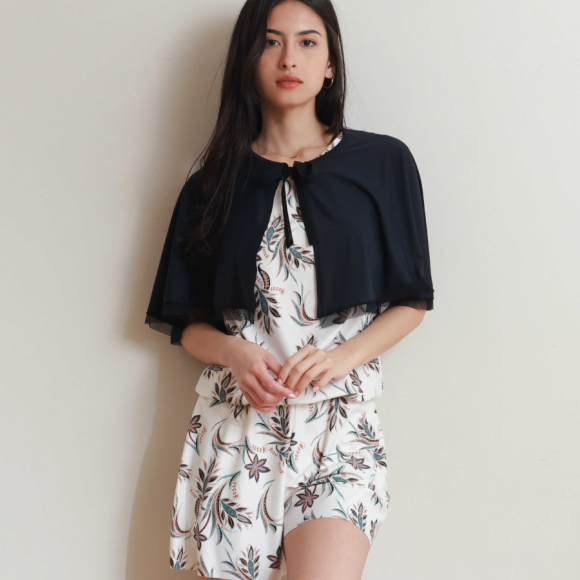 Elegant silhouette and mature feeling ♡ Convenient Cape ♡ [Fukuoka Swimsuit Tenjin Swimsuit Resort Swimsuit ALBOVE Yoga Gym PEAK & PINE Men Swimsuit]