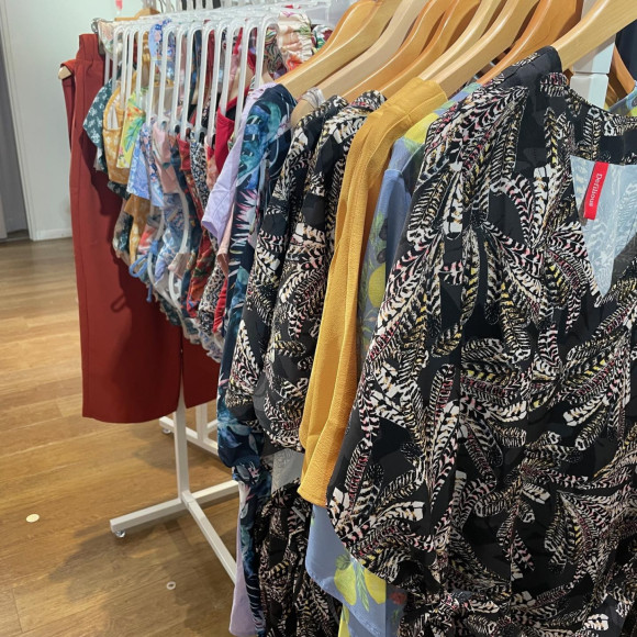 一部ラック水着5,500円！リゾートアイテム3,300円均一！【福岡パルコ　九州水着　福岡水着　大人水着　天神水着】