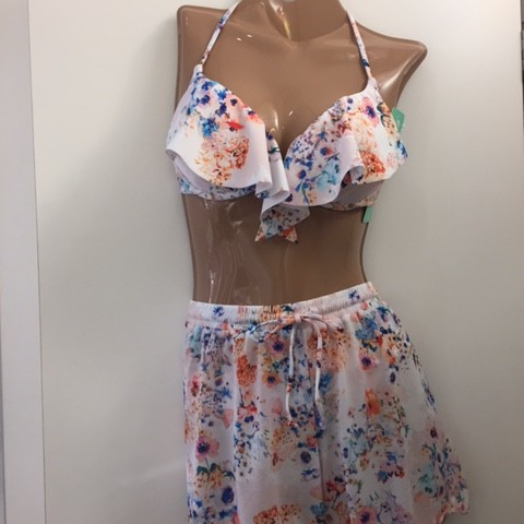 福岡・天神地区☆リゾート水着ショップＰＥＡＫ＆ＰＩＮＥ福岡パルコ店☆ 新作！！花柄3点セット水着