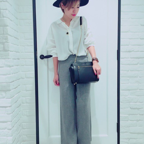 ☆大人気のVネックオーバーSHのご紹介☆