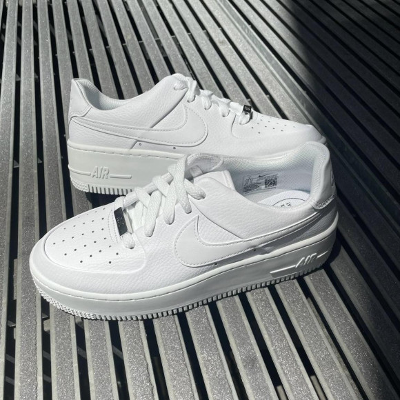 NIKE☆W AF1 SAGE LOW