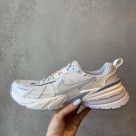 NIKE☆W V2K RUN