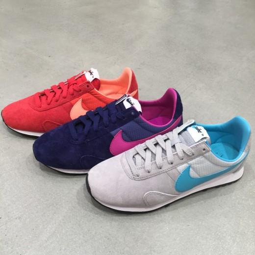 NIKE
