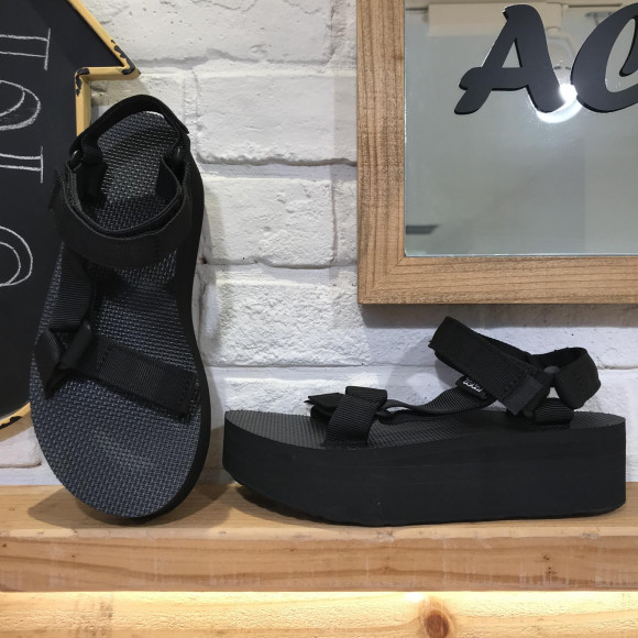 Restock!!! TEVA ☆ FLATFORM UNIVERSAL