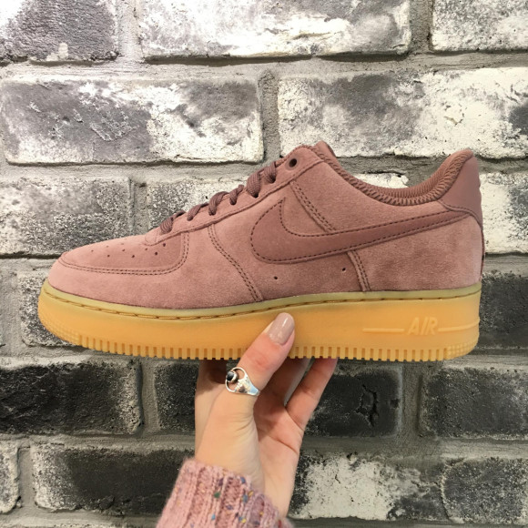 NIKE☆W AIR FORCE 1’07 SE