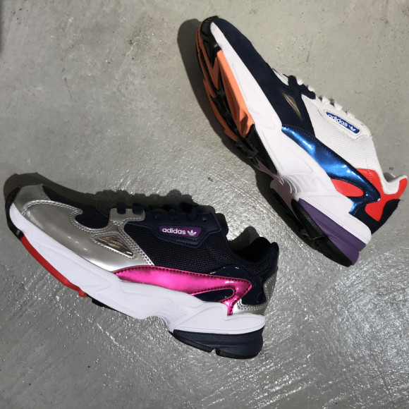 ADIDAS ☆ FALCON W