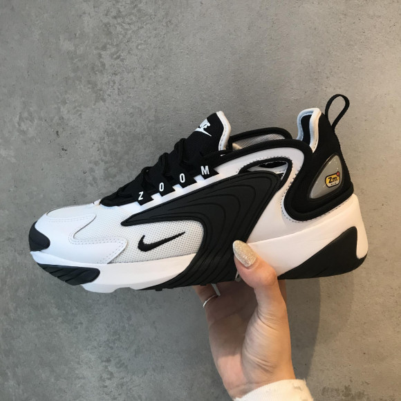NIKE ☆ ZOOM 2K