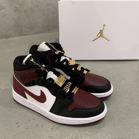 11.29(Sun)Release☆NIKE W AIRJORDAN1 MID SE