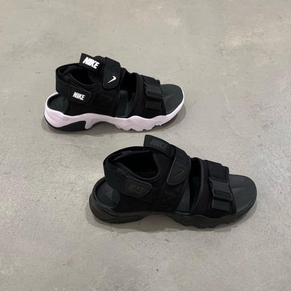 NIKE☆W　CANYON　SANDAL